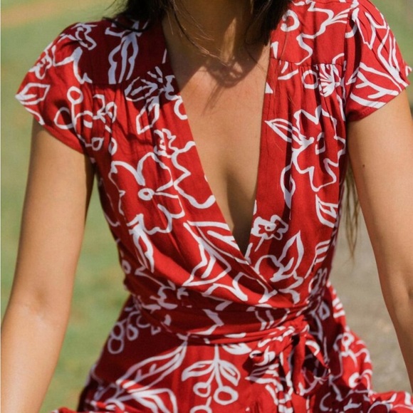 XIX Palms Louvre Party Dress in Red - Picture 2 of 5